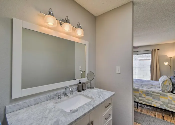 Holiday home 1/2 Mi To Spring Training! W/ Patio In Tempe